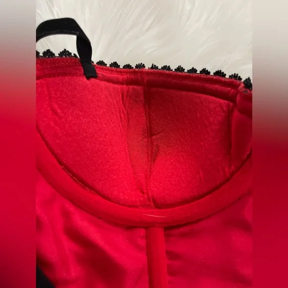 S Vs Victoria's secret
SEXY LITTLE THINGS Fantasies Collection
Senorita Costume - Picture 9 of 14